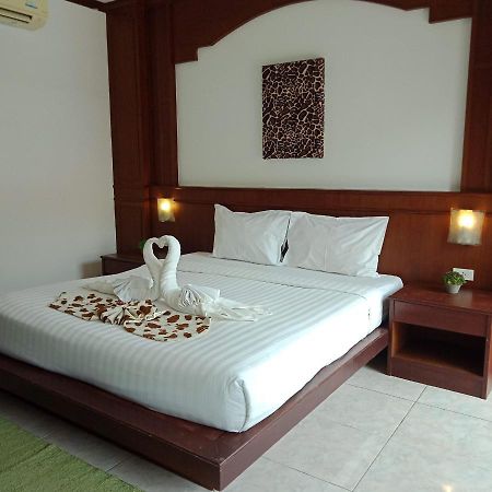 New Forest Patong Luaran gambar