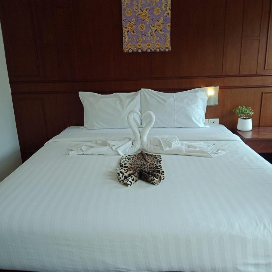 New Forest Patong Luaran gambar