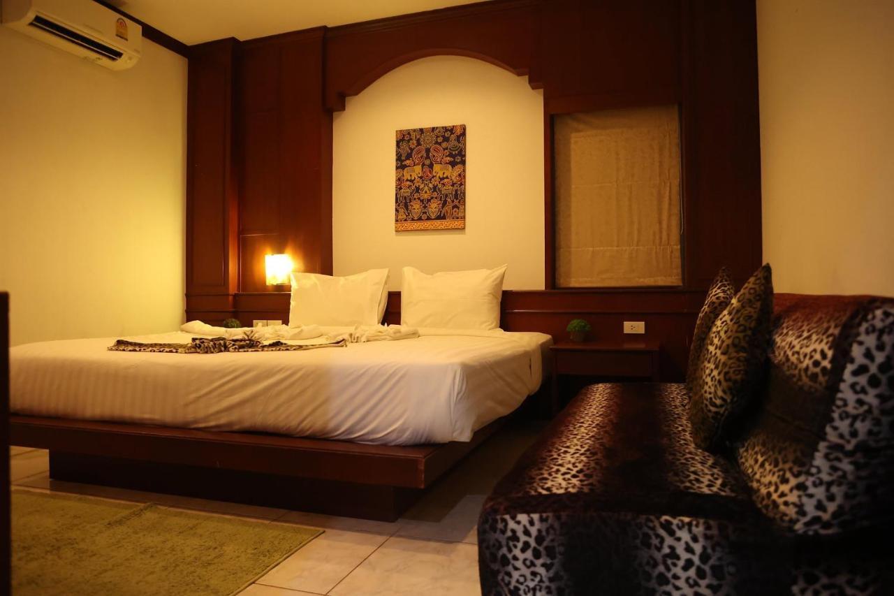 New Forest Patong Luaran gambar