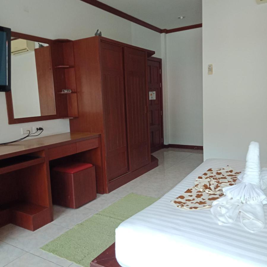 New Forest Patong Luaran gambar